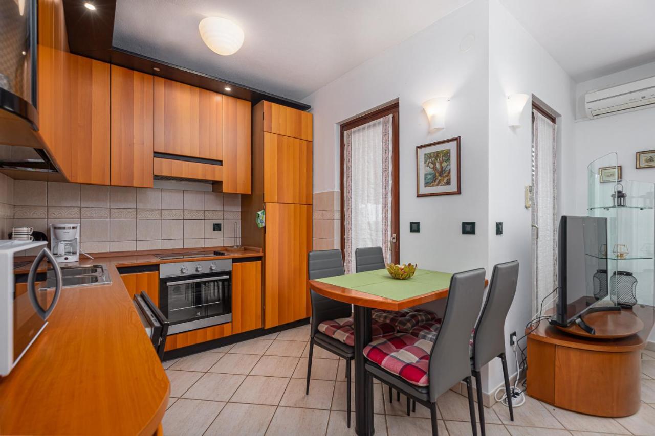 Sea View Apartment - Roberto ポレッチ エクステリア 写真