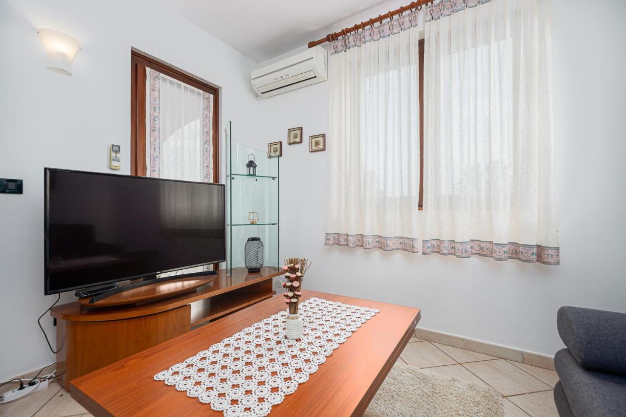 Sea View Apartment - Roberto ポレッチ エクステリア 写真